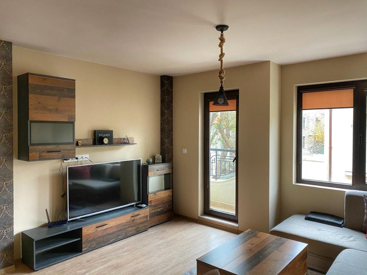 Stylish Urban Apart New 2021 Close To The Beach Varna Bagian luar foto