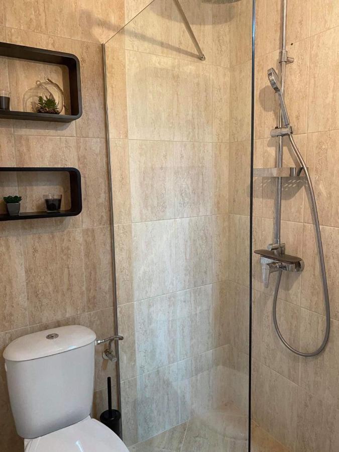 Stylish Urban Apart New 2021 Close To The Beach Varna Bagian luar foto