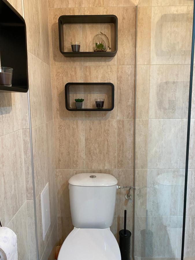 Stylish Urban Apart New 2021 Close To The Beach Varna Bagian luar foto