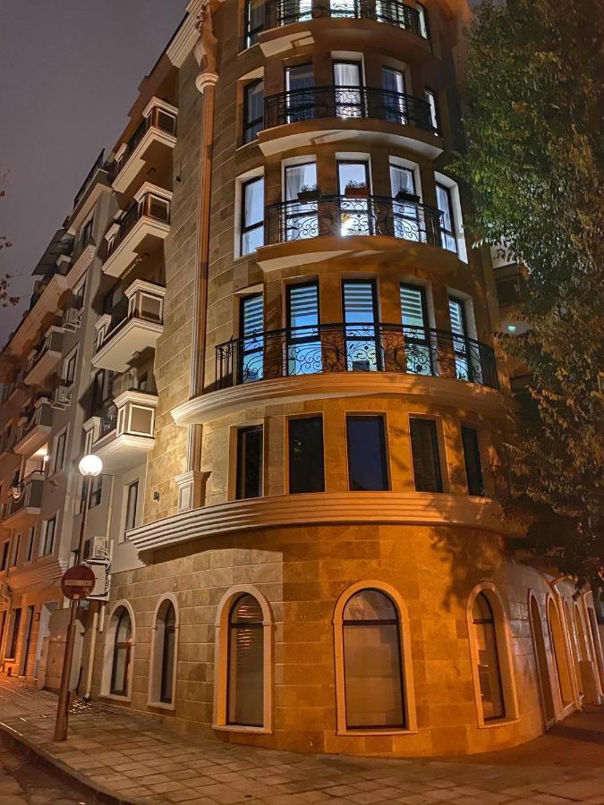 Stylish Urban Apart New 2021 Close To The Beach Varna Bagian luar foto