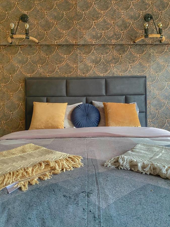 Stylish Urban Apart New 2021 Close To The Beach Varna Bagian luar foto